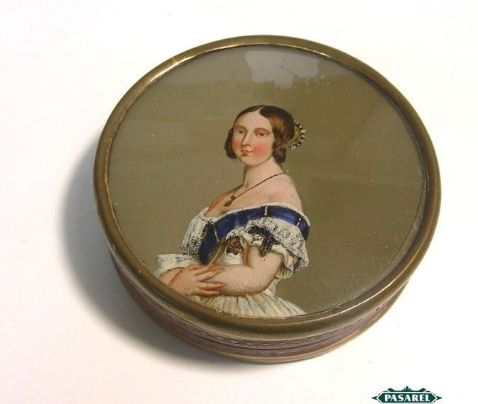Fine Antique French Queen Victoria Bonbon Box Ca 1840  