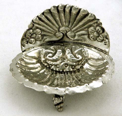 Pair of Mexican Coin Silver Shell Dishes w Conch Shell Feet 2  